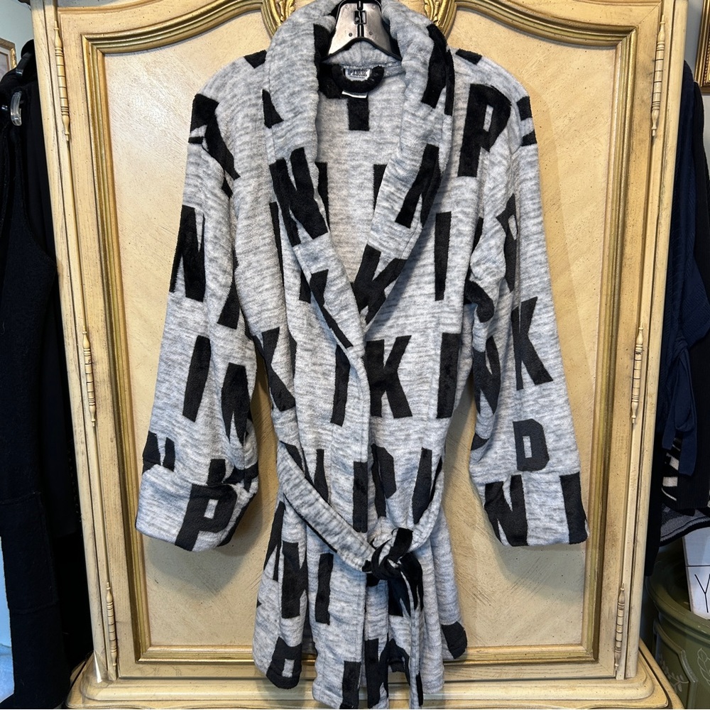 PINK Victoria’s Secret Gray & Black Plush Lounge Bath Robe M/L